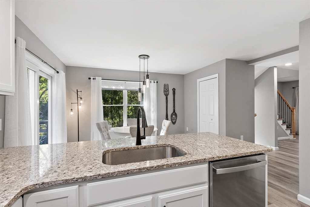 22 Apthorp Street Worcester, MA 01606 - Photo 9 of 32