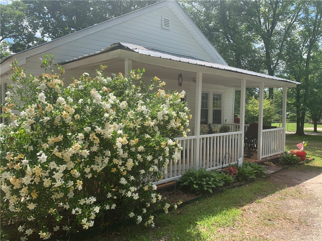 561 Friendship Road Seneca, SC 29678 - Photo 3 of 12 Gallery Image 3