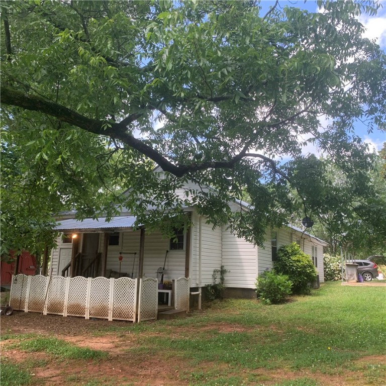 561 Friendship Road Seneca, SC 29678 - Photo 6 of 12 Gallery Image 6