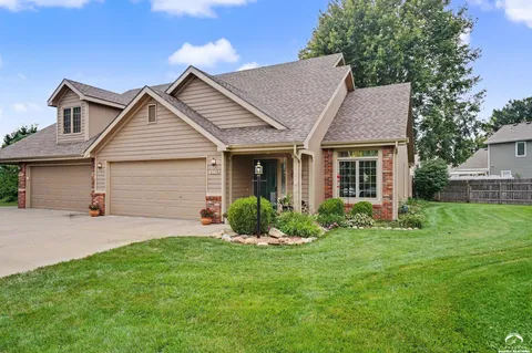 $300,000 | 2719 Larkspur Court, Lawrence, KS 66047