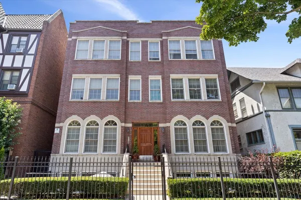 $335,000 | 7018 North Ashland Boulevard, Unit GS, Chicago, IL 60626