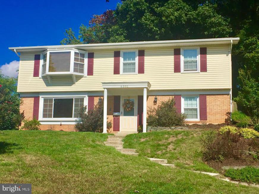 6301 Gormley Place Springfield, VA 22152 - Photo 2 of 21 Welcome.notice the new siding and roof!