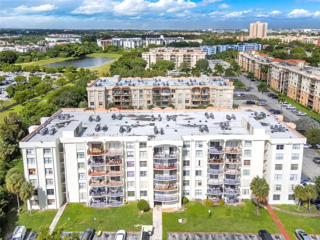 $310,000 | 9310 Fontainebleau Boulevard, Unit 201, Miami, FL 33172