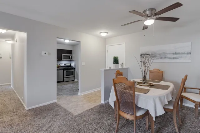 $189,000 | 31 Washington Boulevard, Unit 105, Mundelein, IL 60060