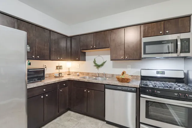 $189,000 | 31 Washington Boulevard, Unit 105, Mundelein, IL 60060