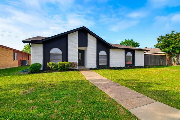 $295,000 | 8718 Vernon Drive, Rowlett, TX 75088