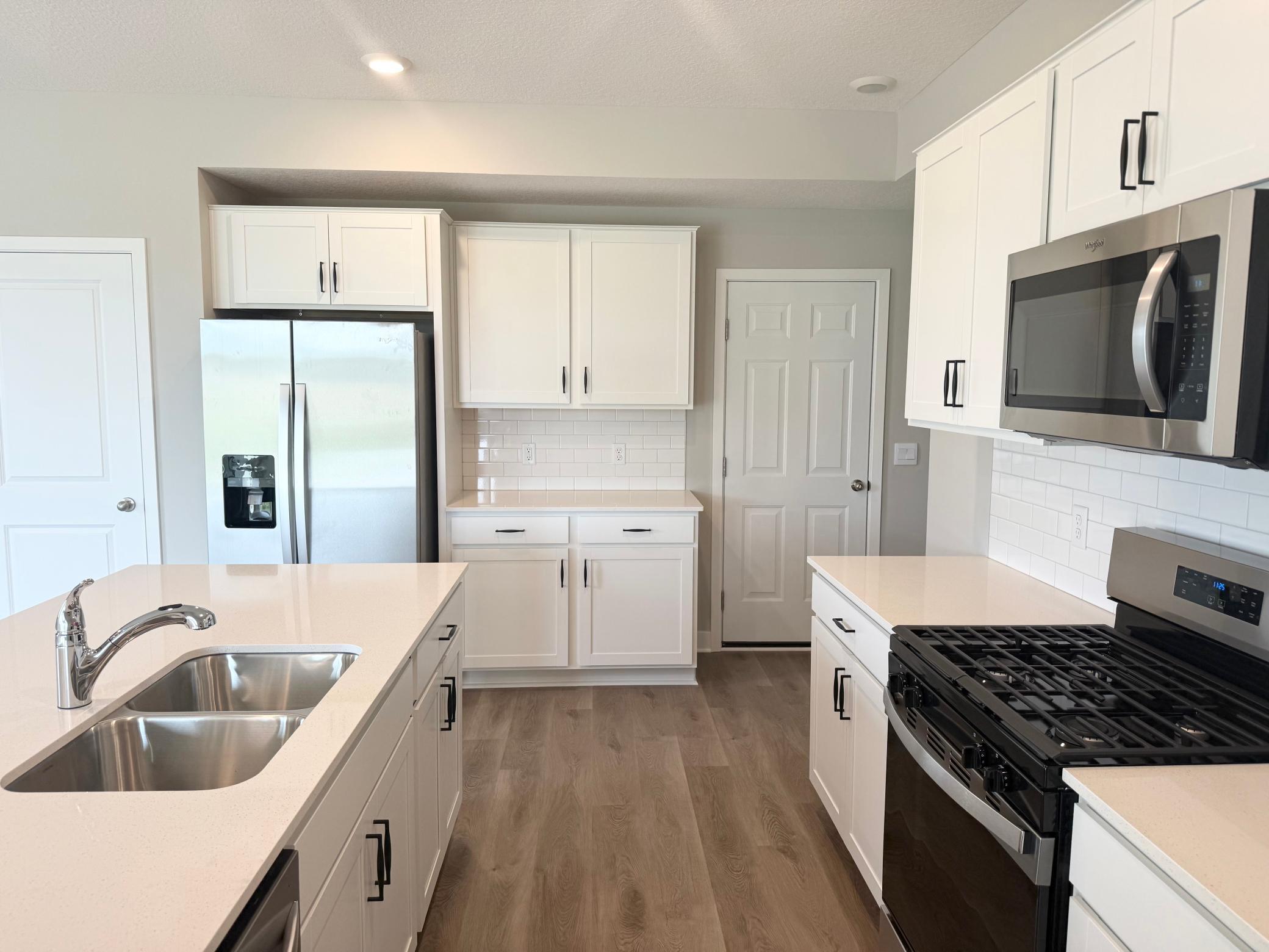 939 Redfield Circle Delano, MN 55328 - Photo 8 of 33