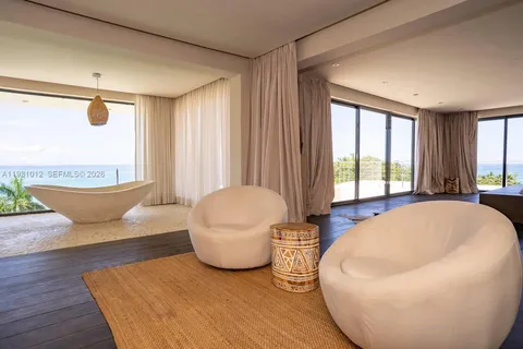 a view of livingroom with furniture