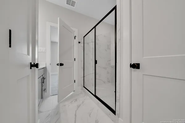 a view of utility room