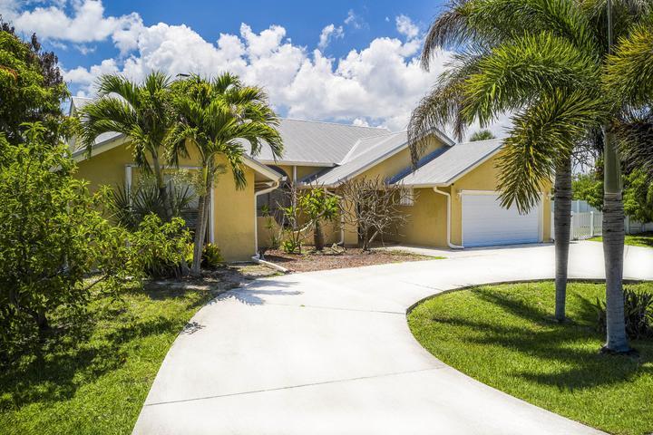 137 Queens Road Fort Pierce, FL 34949 - Photo 5 of 43 5