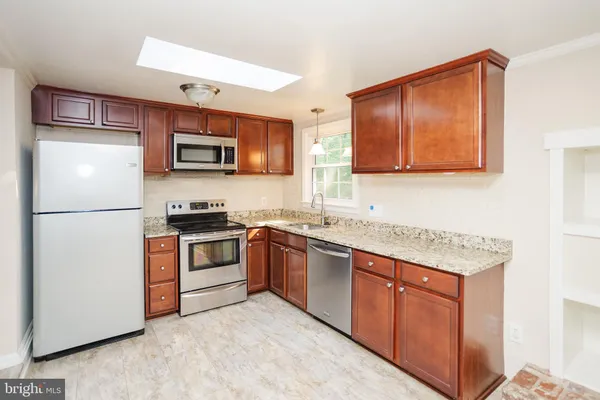 $3,850 | 8901 Beauchamp Drive, Alexandria, VA 22309