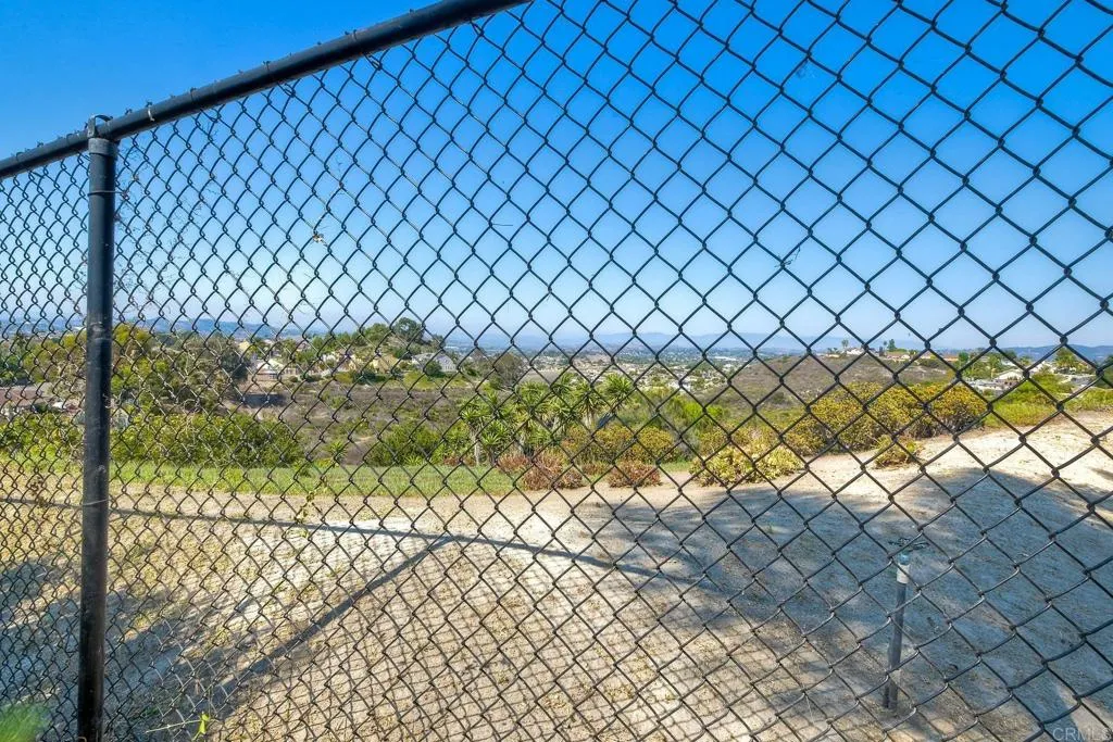 1366 Panorama Ridge Road Oceanside, CA 92056 - Photo 5 of 27