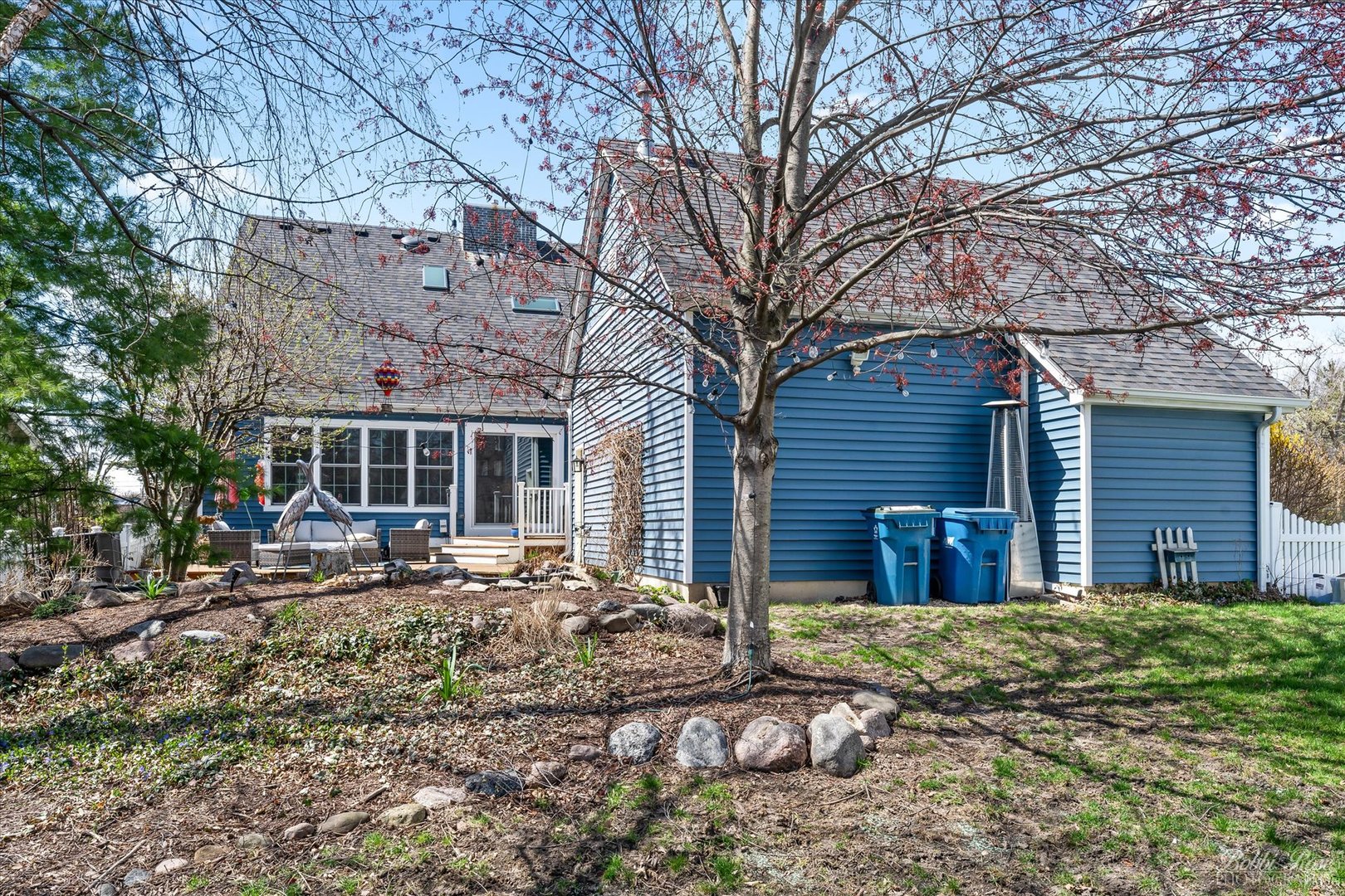 439 South Church Road Bensenville, IL 60106 - Photo 43 of 49 a view of a house with backyard of the house