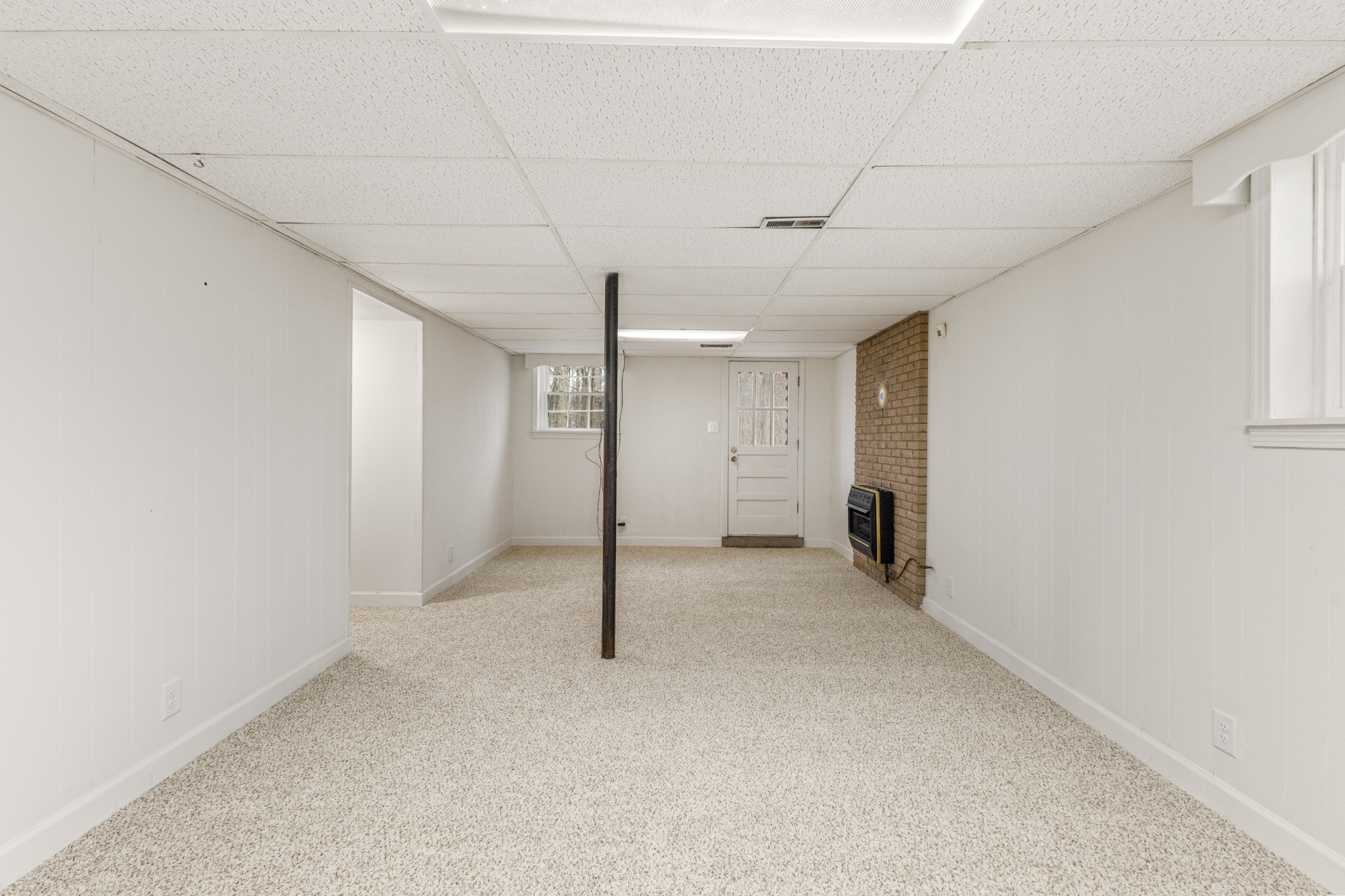 698 Houston Fielder Road Clarksville, TN 37043 - Photo 30 of 61 a view of an empty room with a window