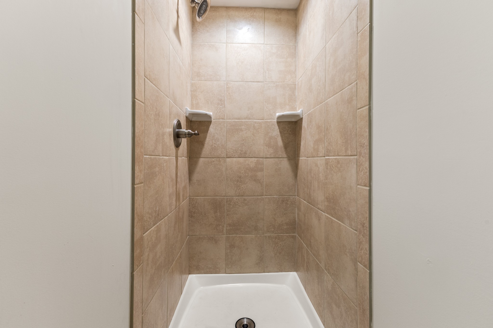 698 Houston Fielder Road Clarksville, TN 37043 - Photo 33 of 61 a bathroom with a shower