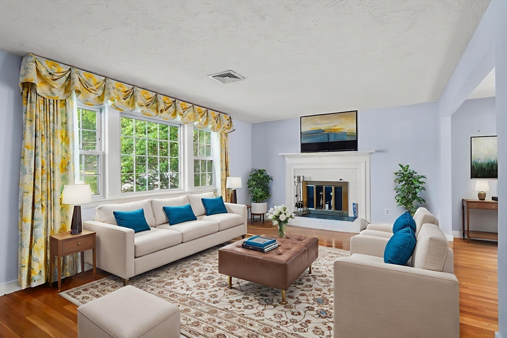 15 Haynes Road Framingham, MA 01701 - Photo 3 of 23 Gallery Image 3