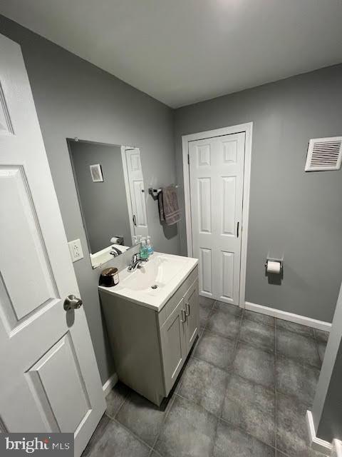 10848 Perrin Road Philadelphia, PA 19154 - Photo 24 of 38 a utility room with a sink a washer and dryer