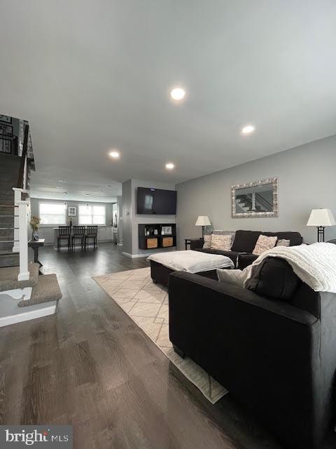 10848 Perrin Road Philadelphia, PA 19154 - Photo 4 of 38 a living room with furniture and a flat screen tv