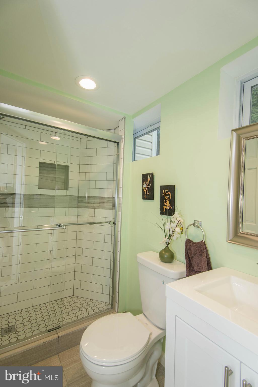 7524 Jervis Street Springfield, VA 22151 - Photo 11 of 20 Bath