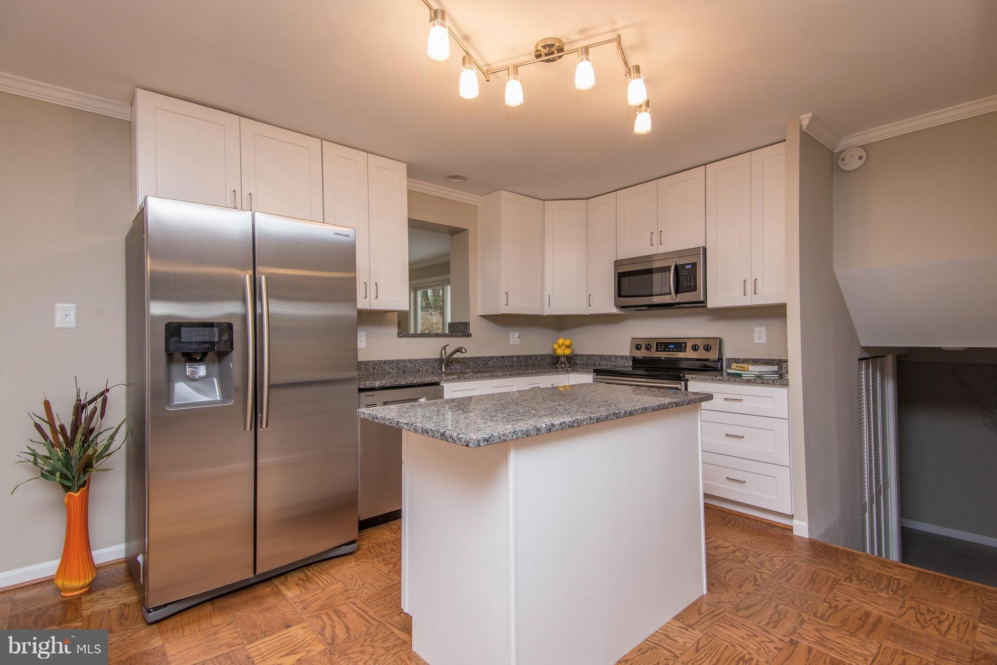7524 Jervis Street Springfield, VA 22151 - Photo 5 of 20 Kitchen