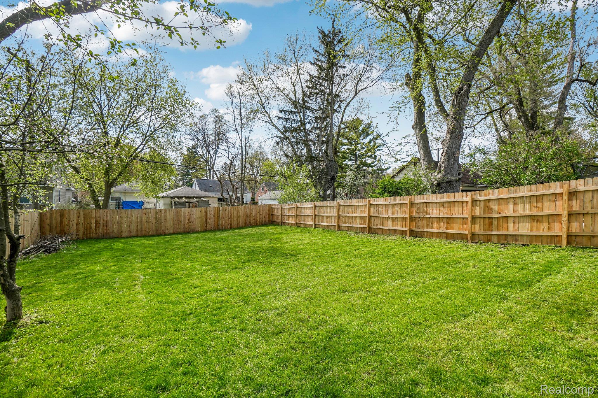 340 Dover Road Waterford, MI 48328 - Photo 34 of 38 34-web-or-mls-Dover Rd-S2704-034.jpg
