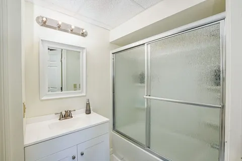 $1,050,000 | 18 Stratford Drive, Dartmouth, MA 02747