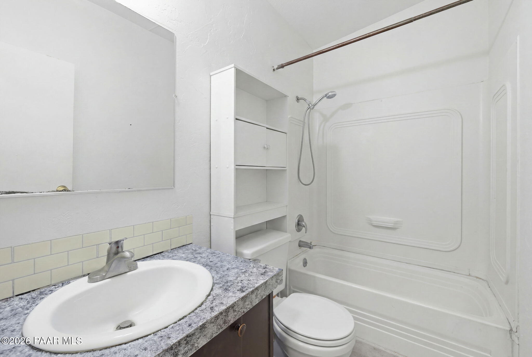 17455 East Old Cherry Road Dewey, AZ 86327 - Photo 11 of 19 Bathroom #2