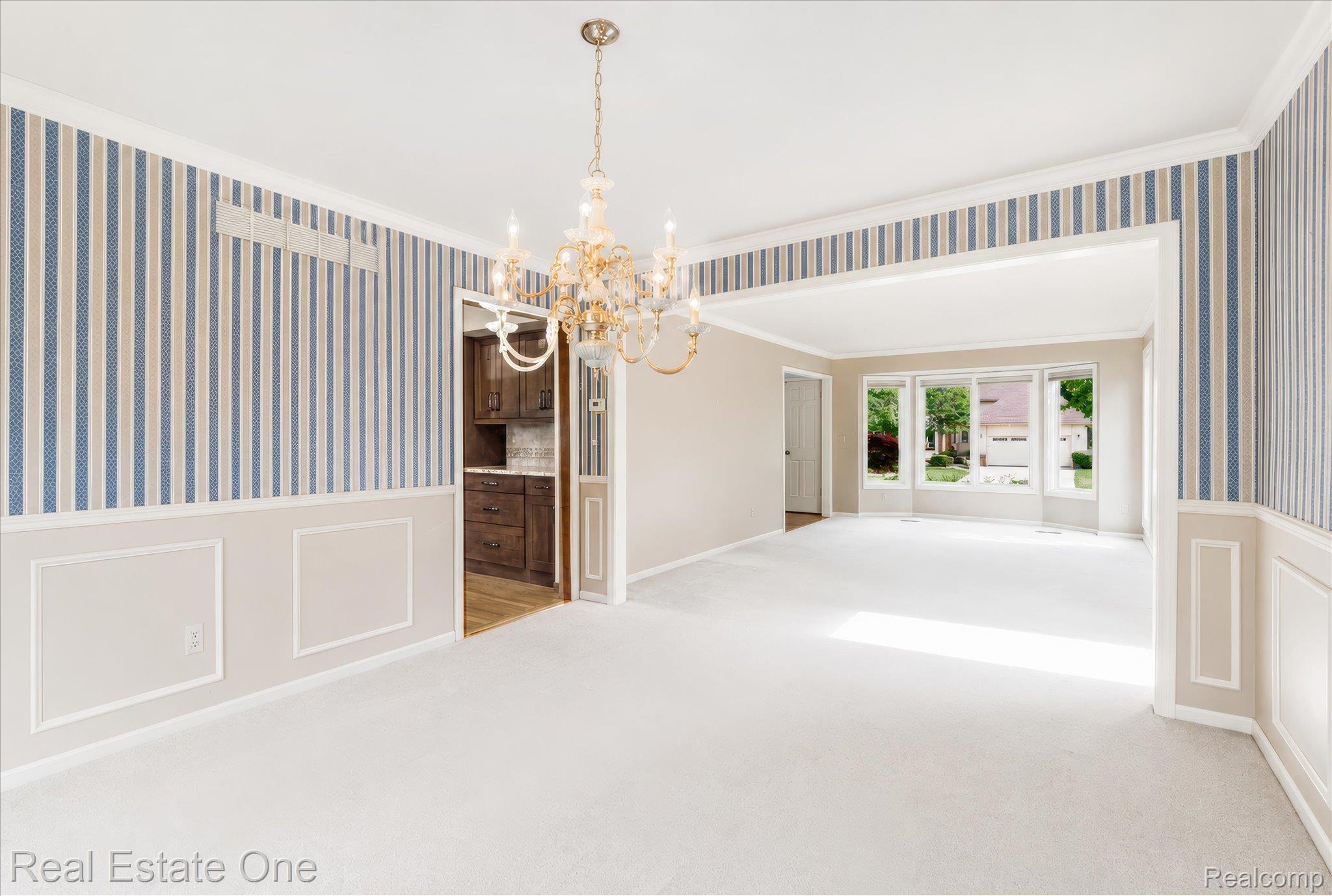 3393 Charlwood Drive Rochester, MI 48306 - Photo 10 of 60 10-011.jpg
