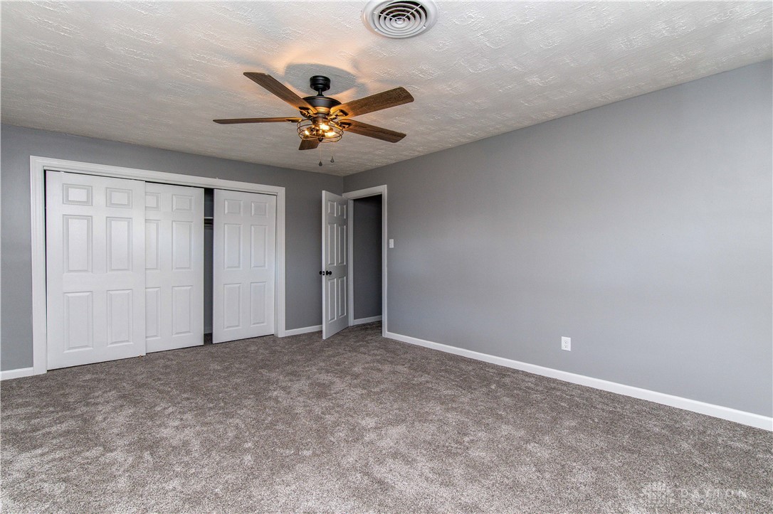 391 Darst Road Dayton, OH 45440 - Photo 13 of 37