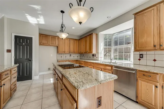 $699,900 | 7705 Case Drive, Plano, TX 75025