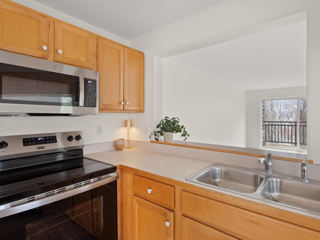 55 Claire Point Road Burlington, VT 05408 - Photo 8 of 34 Gallery Image 8