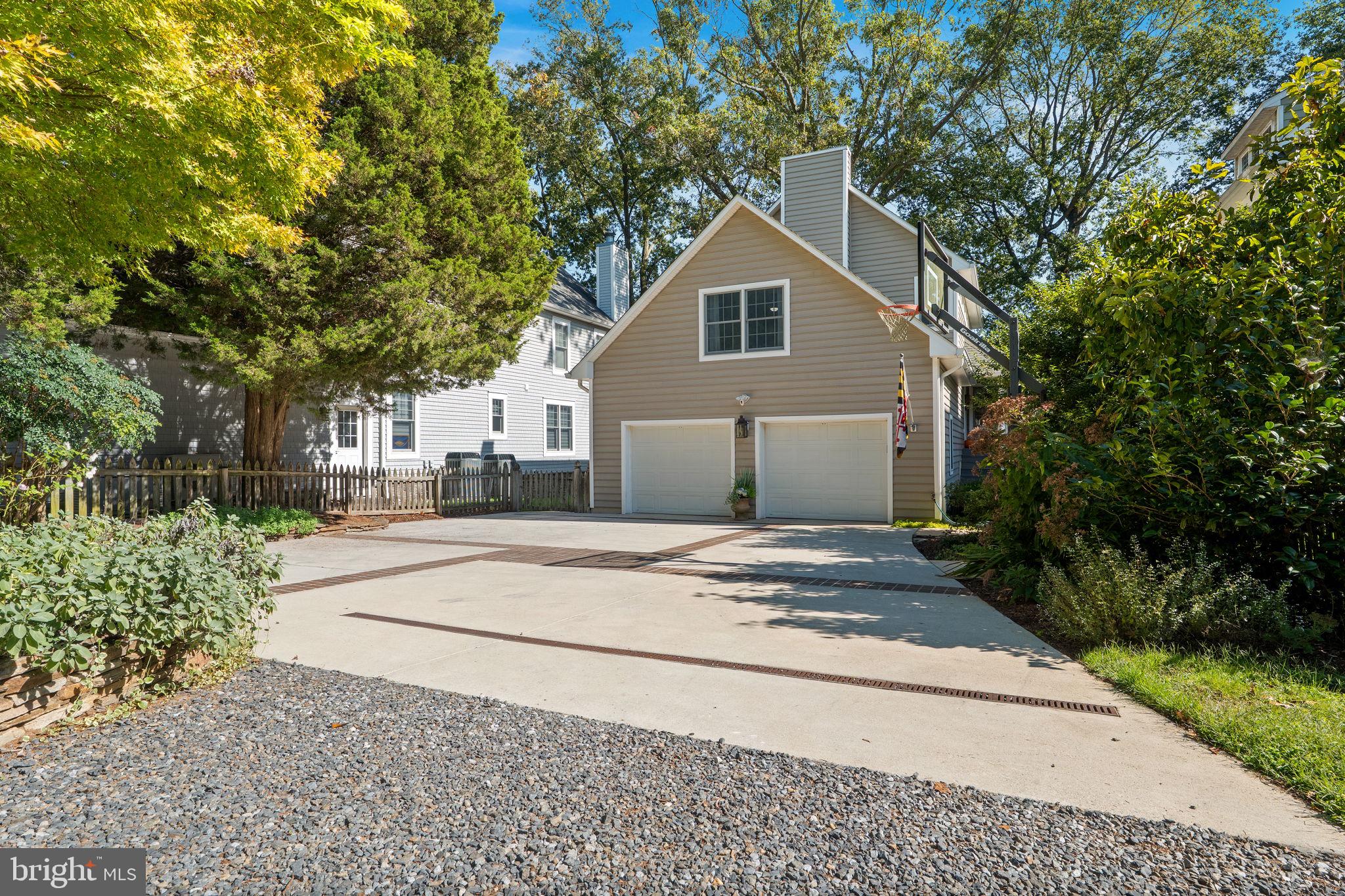 975 Phillips Drive Arnold, MD 21012 - Photo 58 of 93 Outdoor amenities include a basketball hoop