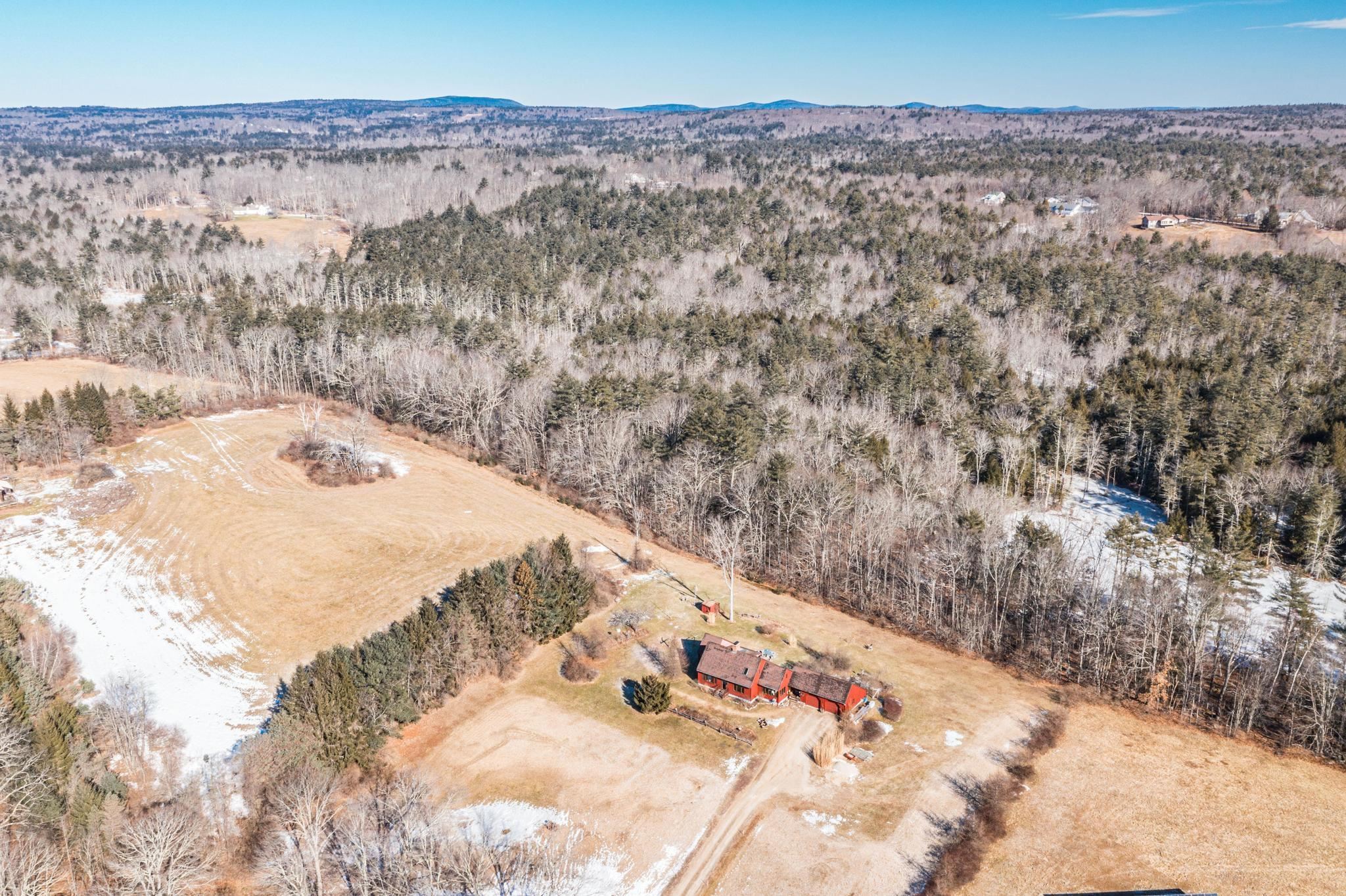 307 Stage Road Nottingham, NH 03290 - Photo 1 of 40