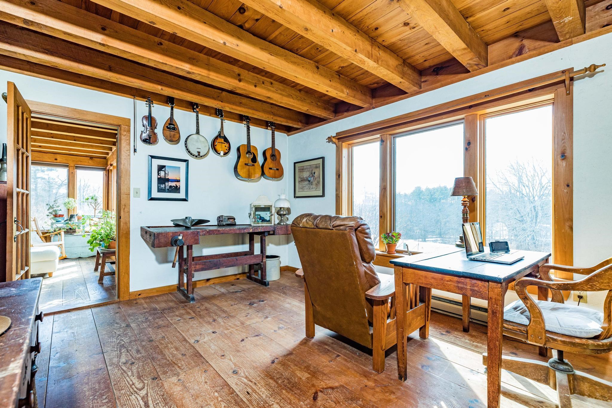 307 Stage Road Nottingham, NH 03290 - Photo 8 of 40