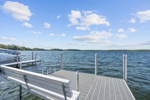 $2,995,000 | 5325 Edsall Road, Mound, MN 55364