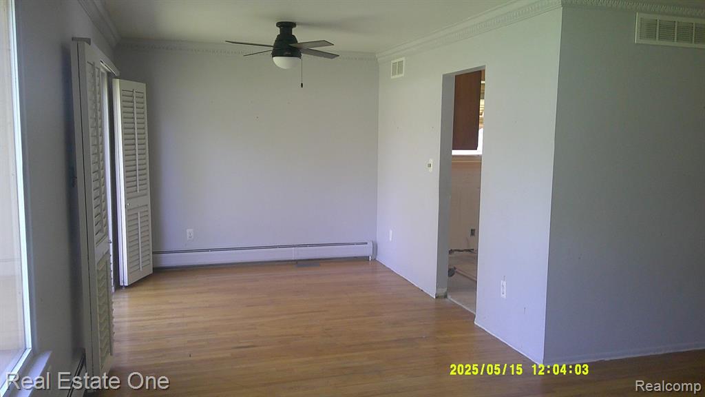 8240 Hampton Road Grosse Ile, MI 48138 - Photo 4 of 20