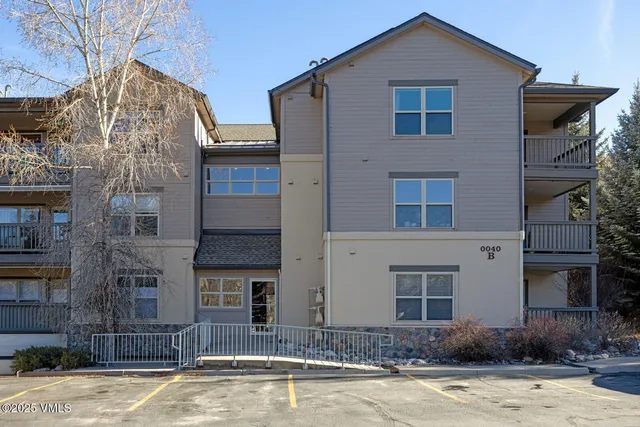$885,000 | 40 River Pines Court, Unit B102, Edwards, CO 81632