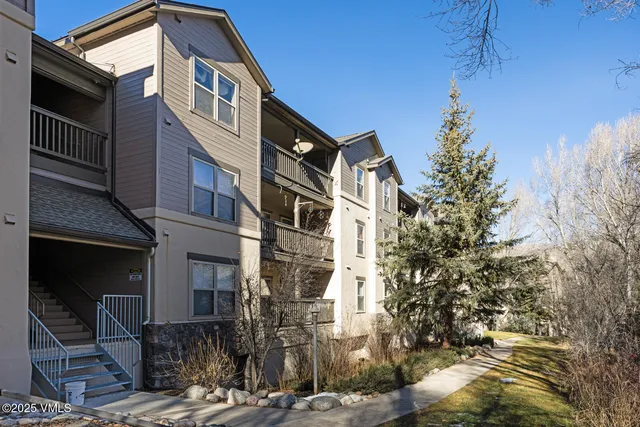 $885,000 | 40 River Pines Court, Unit B102, Edwards, CO 81632