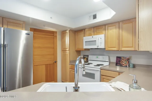 $885,000 | 40 River Pines Court, Unit B102, Edwards, CO 81632