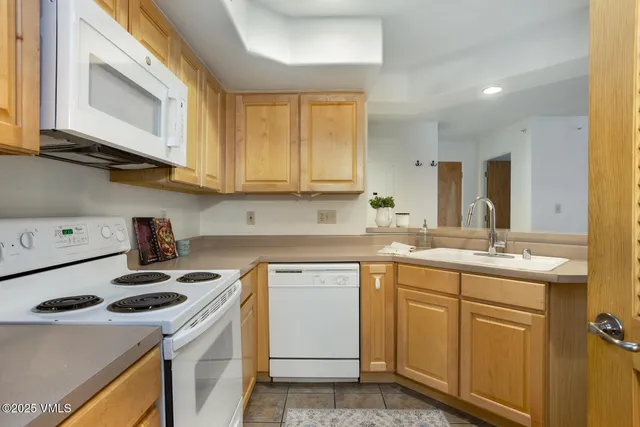 $885,000 | 40 River Pines Court, Unit B102, Edwards, CO 81632