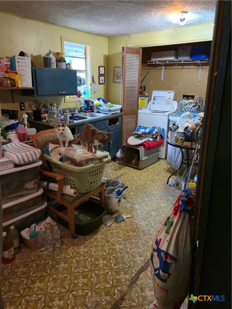 2518 Thompson Street Victoria, TX 77901 - Photo 5 of 12