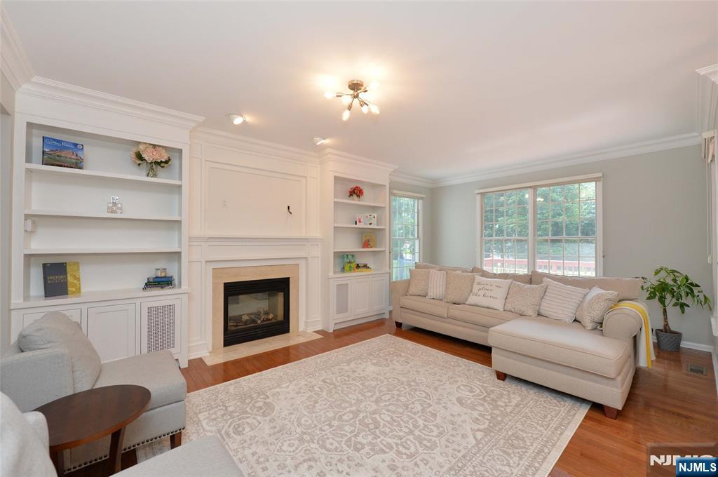 1 Woods Edge Road Old Tappan, NJ 07675 - Photo 8 of 41