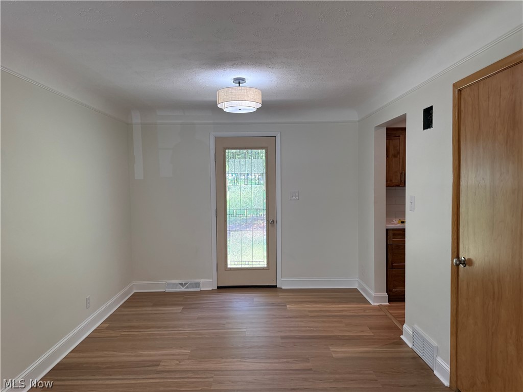 475 Meadowlane Road Seven Hills, OH 44131 - Photo 6 of 38 Dining Room with door to backyard