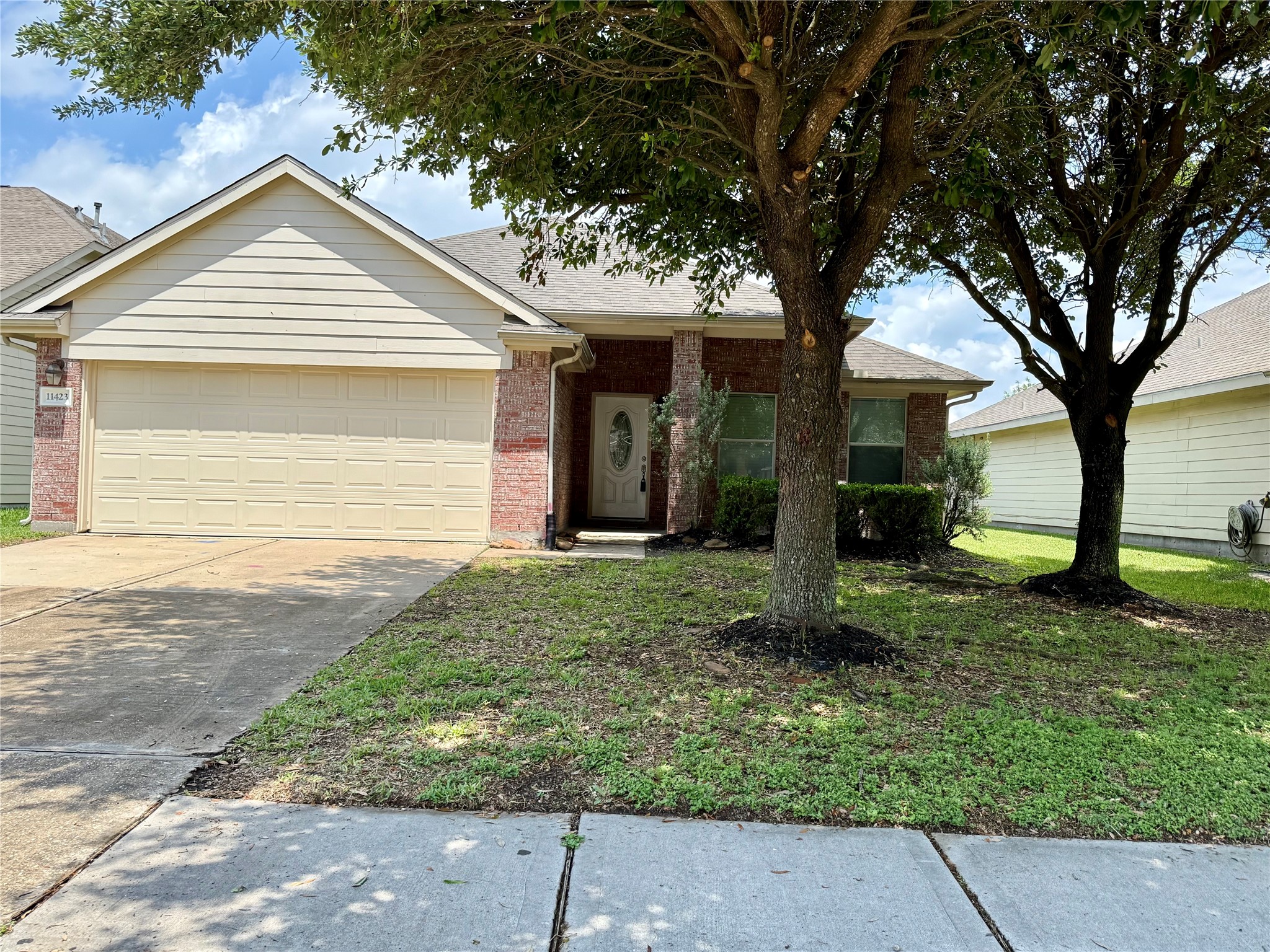 Welcome to 11423 Moonlight Ridge.