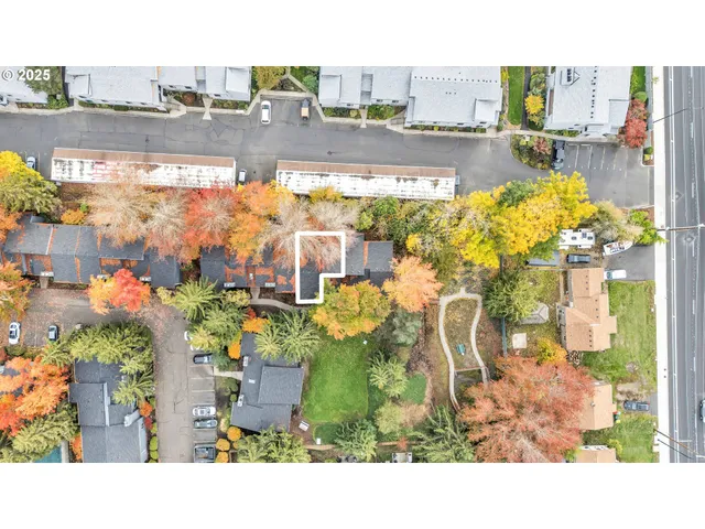 $230,000 | 650 Southwest Meadow Drive, Unit 222, Beaverton, OR 97006