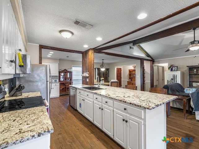 906 Mead Road Victoria, TX 77904 - Photo 11 of 30