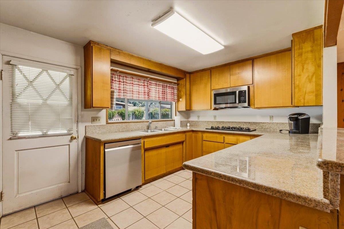 956 Tico Road Ojai, CA 93023 - Photo 10 of 50