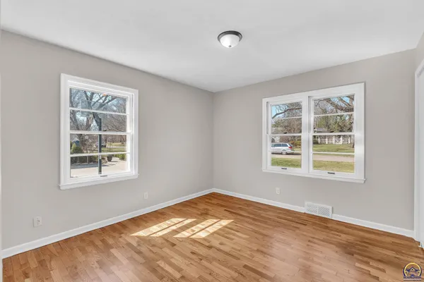 $315,000 | 1912 Southwest Westwood Drive, Topeka, KS 66604