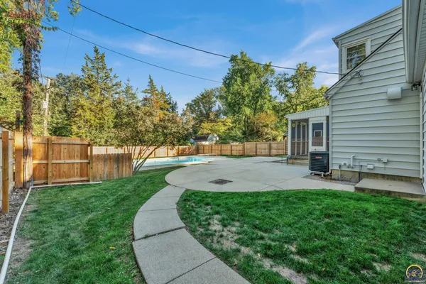 $315,000 | 1912 Southwest Westwood Drive, Topeka, KS 66604