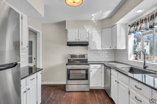 $315,000 | 1912 Southwest Westwood Drive, Topeka, KS 66604